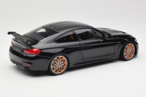 BMW M4 F82 GTS Sapphire Black Metallic Minichamps 1:18 110025220 Metal - imagen 3 de 8