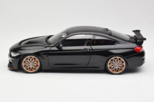 BMW M4 F82 GTS Sapphire Black Metallic Minichamps 1:18 110025220 Metal - imagen 4 de 8