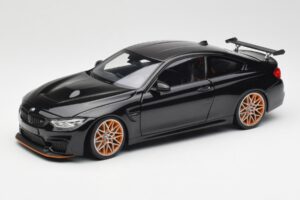 BMW M4 F82 GTS Sapphire Black Metallic Minichamps 1:18 110025220 Metal