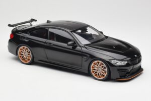 BMW M4 F82 GTS Sapphire Black Metallic Minichamps 1:18 110025220 Metal - imagen 6 de 8