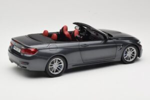 BMW M4 F83 Descapotable Mineral Grey Paragon 1:18 80432339610 Metal - imagen 3 de 8