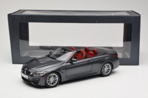 BMW M4 F83 Descapotable Mineral Grey Paragon 1:18 80432339610 Metal - imagen 8 de 8