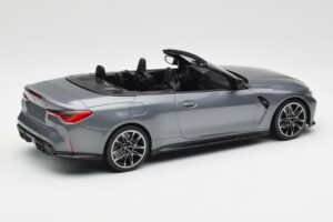 BMW M4 G82 Cabriolet Grey Metallic Minichamps 1:18 155021034 Metal - imagen 2 de 6