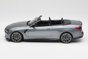 BMW M4 G82 Cabriolet Grey Metallic Minichamps 1:18 155021034 Metal - imagen 3 de 6