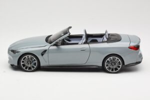 BMW M4 G83 Cabriolet Grey Metallic Minichamps 1:18 110021032 Metal - imagen 4 de 8