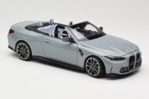 BMW M4 G83 Cabriolet Grey Metallic Minichamps 1:18 110021032 Metal - imagen 6 de 8