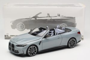 BMW M4 G83 Cabriolet Grey Metallic Minichamps 1:18 110021032 Metal - imagen 8 de 8