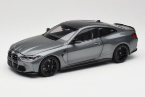 BMW M4 G82 Gris Metallic Minichamps 1:18 113020124 Metal