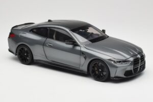 BMW M4 G82 Gris Metallic Minichamps 1:18 113020124 Metal - imagen 6 de 8
