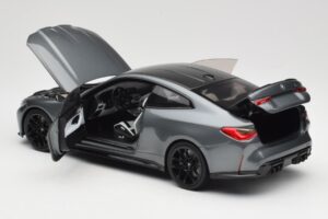 BMW M4 G82 Gris Metallic Minichamps 1:18 113020124 Metal - imagen 7 de 8