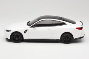 BMW M4 G82 Blanco Minichamps 1:18 155020122 Metal - imagen 3 de 6
