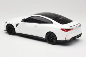 BMW M4 G82 Blanco Minichamps 1:18 155020122 Metal - imagen 5 de 6