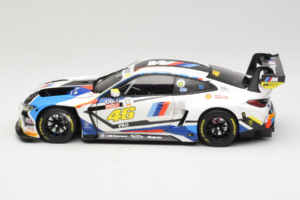 BMW M4 GT3 #46 V. Rossi / A. Farfus / M. Martin Team WRT 12 Hours of Bathurst 2023 Minichamps 1:18 113232146 Metal - imagen 4 de 8