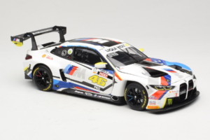 BMW M4 GT3 #46 V. Rossi / A. Farfus / M. Martin Team WRT 12 Hours of Bathurst 2023 Minichamps 1:18 113232146 Metal - imagen 6 de 8