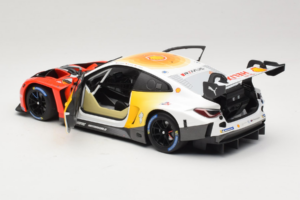 BMW M4 GT3 #72 D. Harper / M. Hesse / C. Weerts BMW M Team RMG 24 Hours of Nurburgring 2024 Minichamps 1:18 113242072 Metal - imagen 5 de 8