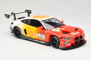 BMW M4 GT3 #72 D. Harper / M. Hesse / C. Weerts BMW M Team RMG 24 Hours of Nurburgring 2024 Minichamps 1:18 113242072 Metal - imagen 6 de 8