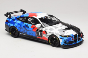 BMW M4 GT4 #1 Presentation 2024 Otto 1:18 OT1125 Resina - imagen 4 de 6