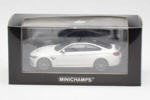 BMW M4 GTS F82 Blanco Con Llantas Grises Minichamps 1:43 410025221 Metal - imagen 4 de 4