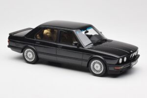 BMW M5 E28 Diamond Negro Otto 1:18 OT184 Resina - imagen 4 de 6