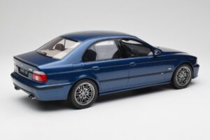 BMW M5 E39 Avus Azul Otto 1:12 G073 Resina - imagen 2 de 6