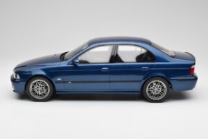 BMW M5 E39 Avus Azul Otto 1:12 G073 Resina - imagen 3 de 6
