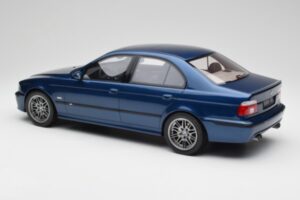 BMW M5 E39 Avus Azul Otto 1:12 G073 Resina - imagen 5 de 6