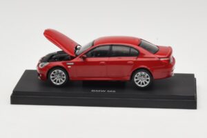 BMW M5 E60 Rojo Kyosho 1:43 03503R Metal