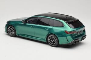 BMW M5 G99 Competition Touring Isle of Man Green GT Spirit 1:18 GT509 Resina - imagen 5 de 6