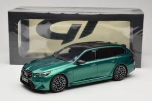 BMW M5 G99 Competition Touring Isle of Man Green GT Spirit 1:18 GT509 Resina - imagen 6 de 6