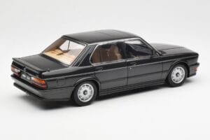 BMW M535i E28 Diamond Negro AUTOart 1:18 75162 Metal - imagen 3 de 8
