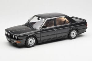 BMW M535i E28 Diamond Negro AUTOart 1:18 75162 Metal