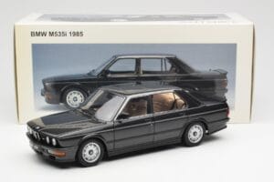 BMW M535i E28 Diamond Negro AUTOart 1:18 75162 Metal - imagen 8 de 8