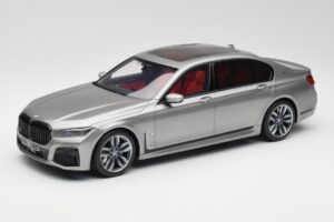 BMW M760i G12 V12 Final Edition Gris GT Spirit 1:18 GT478 Resina