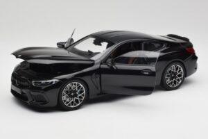 BMW M8 F92 Negro Zafiro Minichamps 1:18 110029021 Metal - imagen 2 de 8