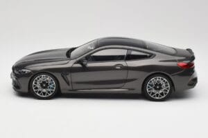 BMW M8 F92 Grey Metallic Minichamps 1:18 110029022 Metal - imagen 4 de 8