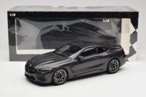 BMW M8 F92 Grey Metallic Minichamps 1:18 110029022 Metal - imagen 8 de 8
