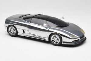 BMW Nazca M12 Chrome Silver Revell 1:18 08916 Metal - imagen 6 de 8