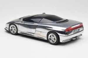 BMW Nazca M12 Chrome Silver Revell 1:18 08916 Metal - imagen 7 de 8