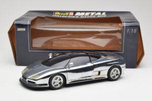 BMW Nazca M12 Chrome Silver Revell 1:18 08916 Metal - imagen 8 de 8
