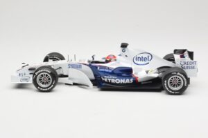 BMW Sauber F1.07 #10 R. Kubica Launch Version 2007 Minichamps 1:18 80430426995 Metal - imagen 3 de 7