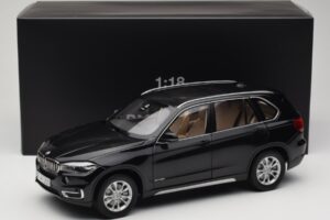 BMW X5 E70 Sapphire Black Paragon 1:18 PA-97071 Metal - imagen 8 de 8