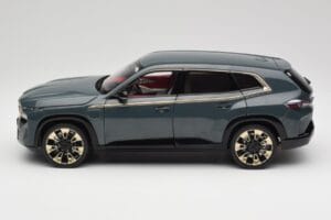BMW XM G09 Isle of Man Green Minichamps 1:18 110023300 Metal - imagen 4 de 8