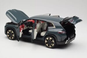 BMW XM G09 Isle of Man Green Minichamps 1:18 110023300 Metal - imagen 5 de 8