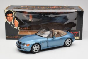BMW Z3 E36/7 James Bond Goldeneye Azul Metálico UT Models 1:18 180024336 Metal - imagen 8 de 8