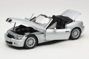 BMW Z3 Roadster 1.8 Plata Edición Concesionario UT Models 1:18 80439411712 Metal - imagen 2 de 8