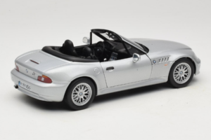 BMW Z3 Roadster 1.8 Plata Edición Concesionario UT Models 1:18 80439411712 Metal - imagen 3 de 8
