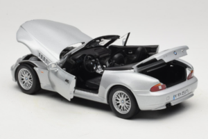 BMW Z3 Roadster 1.8 Plata Edición Concesionario UT Models 1:18 80439411712 Metal - imagen 5 de 8