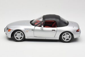 BMW Z3 Roadster 1.8 Plata UT Models 1:18 20404 Metal - imagen 4 de 8