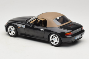 BMW Z3 Roadster Verde Edición Concesionario UT Models 1:18 80439411711 Metal - imagen 7 de 8