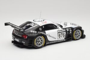 BMW Z4 #676 H. Stuck / J. Hennerici / D. Hurtgen Team Schubert Nürburgring 24 Hours 2006 AUTOart 1:18 80649 Metal - imagen 2 de 6